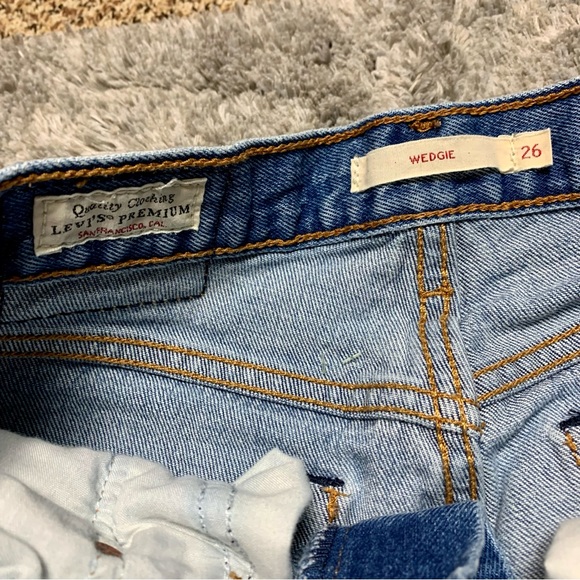 Levi's Wedgie Medium Wash Jeans - Picture 3 of 8